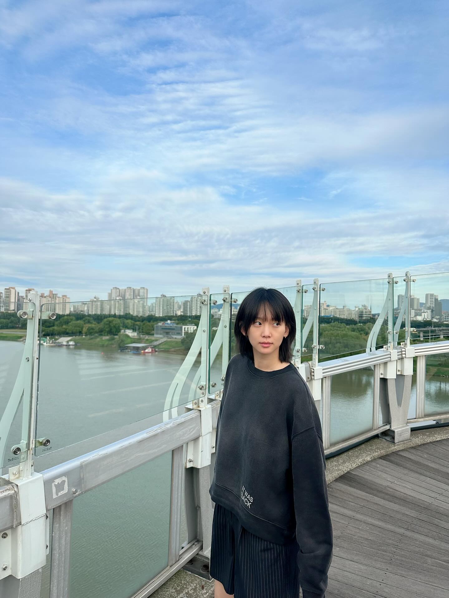 애쓰지 않아도 예쁜 꾸안꾸 맨투맨💫
오늘은 편안한 실루엣에 가볍게 걸치기 좋은 맨투맨 꺼내자😌🩵 이미지6