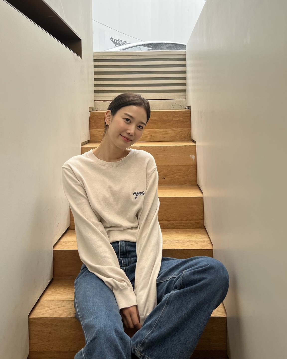 애쓰지 않아도 예쁜 꾸안꾸 맨투맨💫
오늘은 편안한 실루엣에 가볍게 걸치기 좋은 맨투맨 꺼내자😌🩵 이미지4