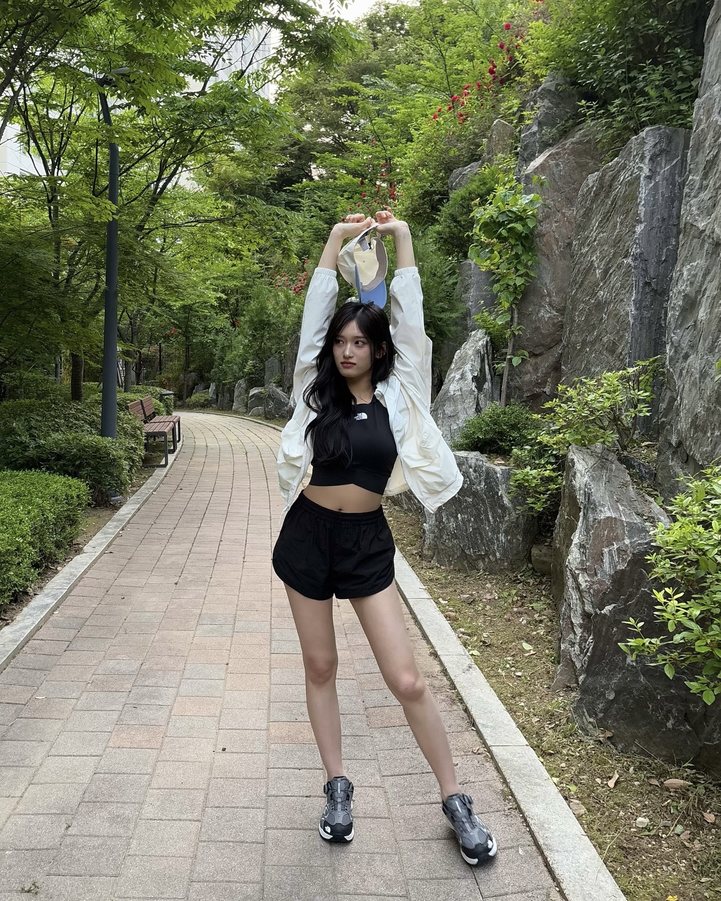 가을 러닝 좋은데..옷이 애매하네🤷🏻♀️
가을 러닝 코어💨🎶 셀럽처럼 센스 있게 입고 기분 좋게 달리자
이미지5