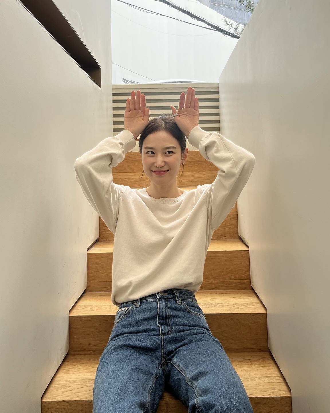 애쓰지 않아도 예쁜 꾸안꾸 맨투맨💫
오늘은 편안한 실루엣에 가볍게 걸치기 좋은 맨투맨 꺼내자😌🩵 이미지5