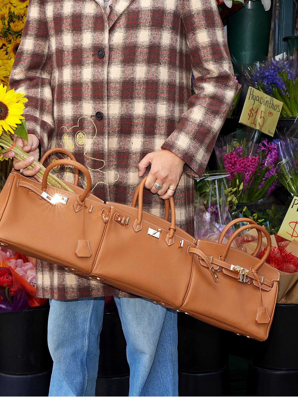 바게트도 못 넣는 버킨?🥖👜 에르메스 버킨백 세 개면 바게트도 넣을 수 있어요😂 이미지