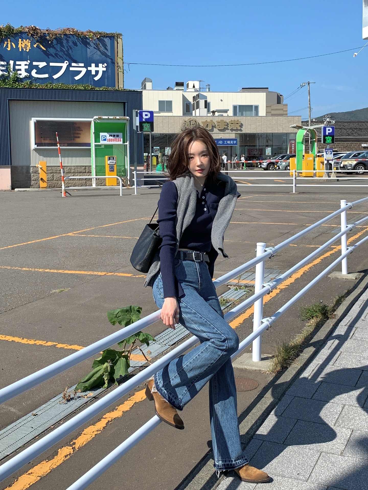 이 정도면 바지 아닌 다리 교정기🪄 이미지"