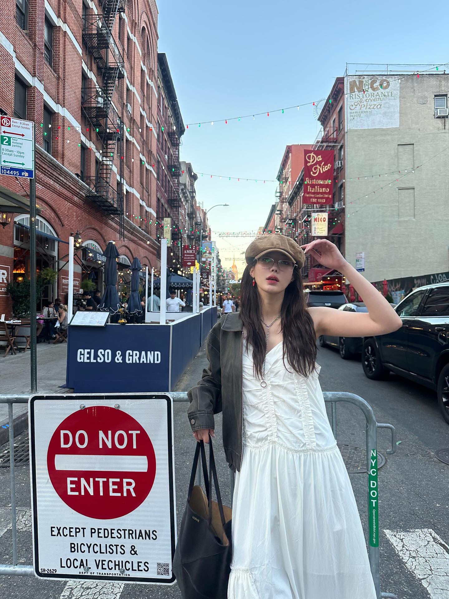 데이트룩은 화이트 원피스로🤍
화사함과 여리함 챙길 수 있는 화이트 원피스로 여친룩 완성🎀💘 이미지4