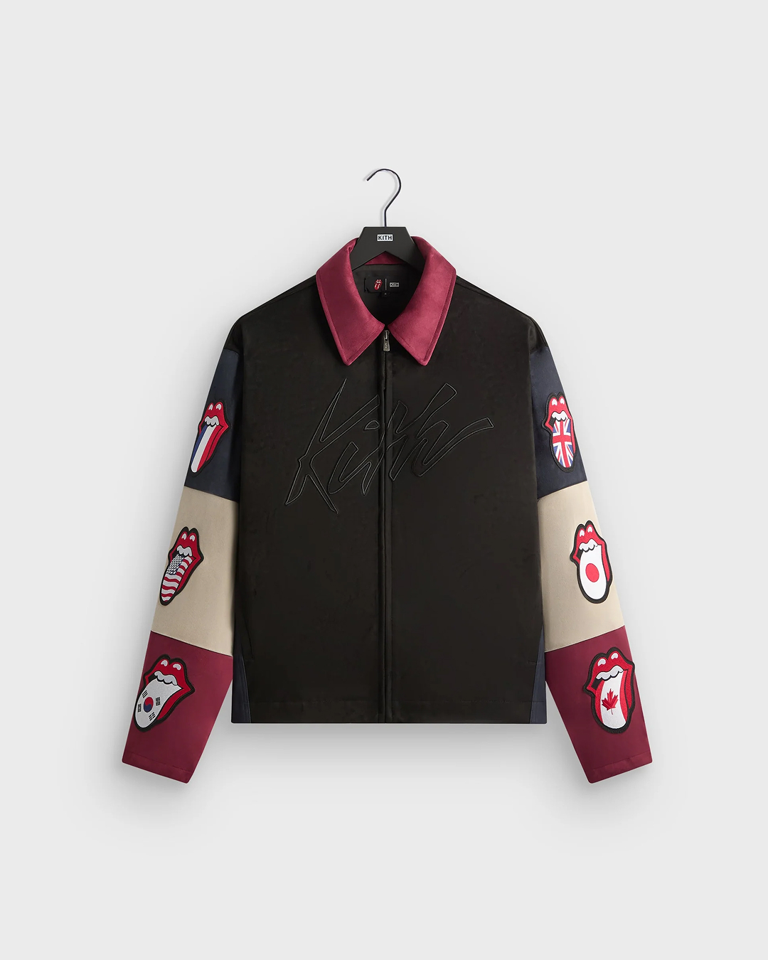 미리 준비해야 할 아우터 바시티🖤
키스 x 더 롤링 스톤즈의 아이코닉 윈터 협업✨

패션 브랜드 키스와 더 롤링 스톤즈가 협업해 2025 윈터 컬렉션을 선보였습니다. 이번 협업은 바시티 재킷, 맨투맨 등 다양한 아이템으로 구성되어 있는데요. 특히 재킷에는 밴드의 상징인 혀 로고에 여러 국가의 국기 디자인이 더해져 눈길을 끕니다. 

더 롤링 스톤즈의 상징 로고를 새롭게 재해석한 디자인으로, 밴드의 세계적인 영향력과 문화적 상징성을 담아냈습니다. 이번 협업 컬렉션은 현재 키스 공식 웹사이트에서 만나볼 수 있습니다. 이미지4