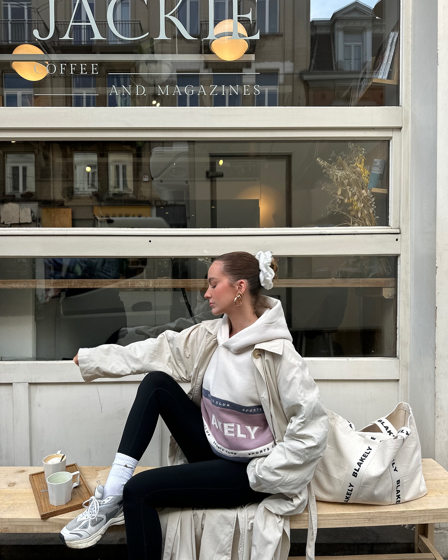 대충 묶었는데도 예쁜 이유?🎀
흘러내리는 머리카락마저 예쁘게 만들어주는 스크런치 매직🤍 이미지6