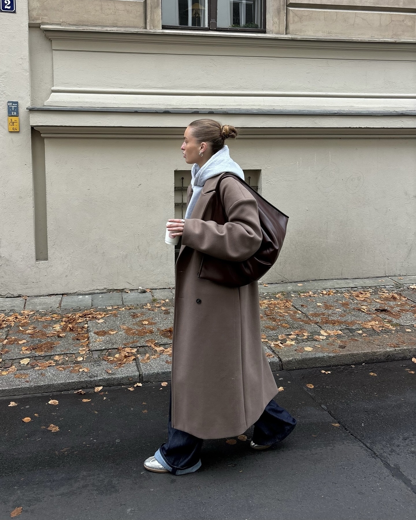 추워진 날씨엔 겹쳐 입는 거지💡
아우터만으론 추울 땐 후드티를 이너로 레이어드해 따뜻함 챙겨🩶 이미지2