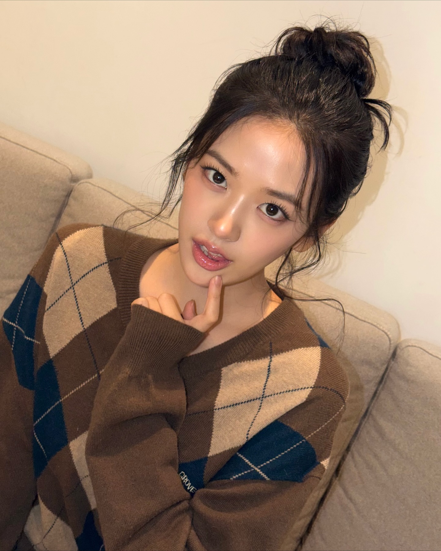 정전기 잘 나는 계절엔 똥머리로💨
깔끔하게 똥머리 묶고 예쁜 목선 자랑해봐✨💓 이미지6