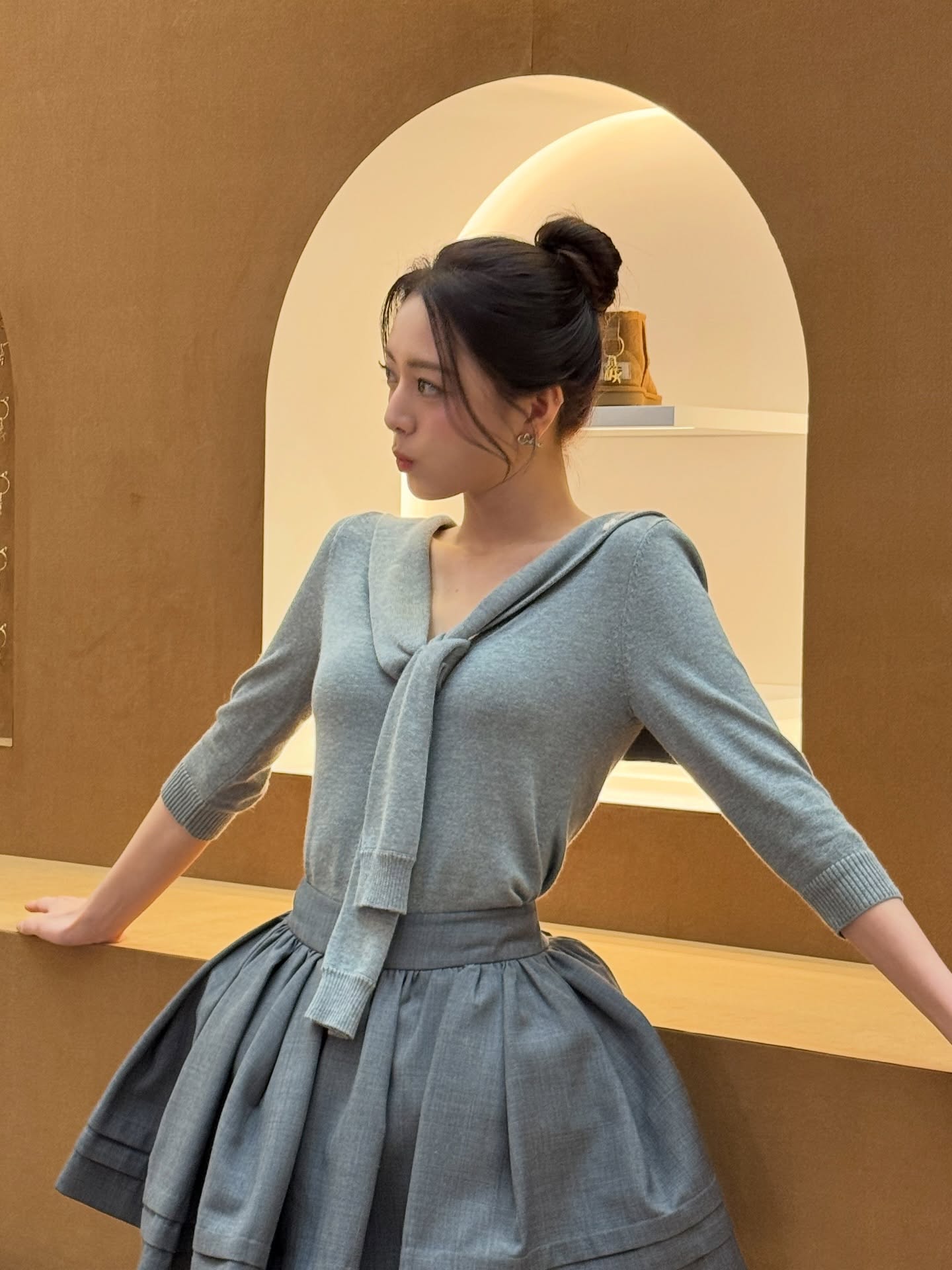 정전기 잘 나는 계절엔 똥머리로💨
깔끔하게 똥머리 묶고 예쁜 목선 자랑해봐✨💓 이미지2