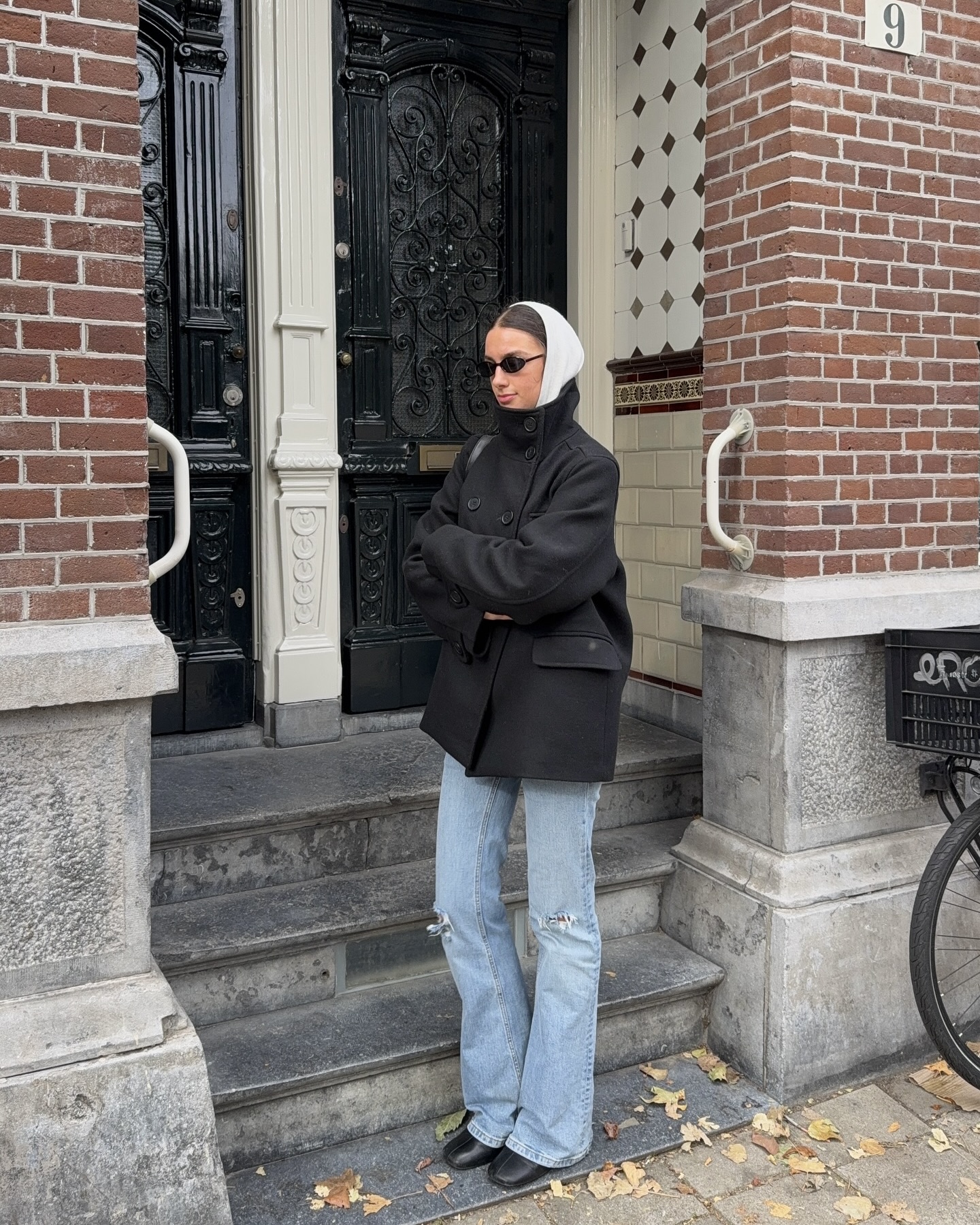 추워진 날씨엔 겹쳐 입는 거지💡
아우터만으론 추울 땐 후드티를 이너로 레이어드해 따뜻함 챙겨🩶 이미지4