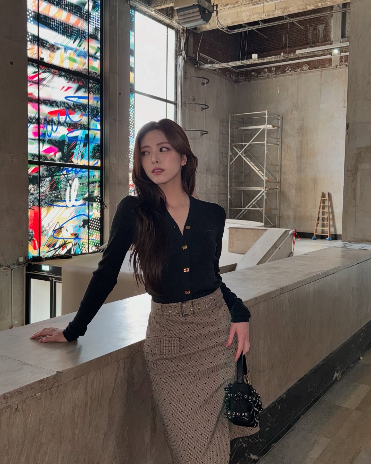 바지만 입기 질렸나요?👗
쌀쌀한 날씨에도 춥지 않게 롱스커트로 데일리 코디하기🍂✨ 이미지2