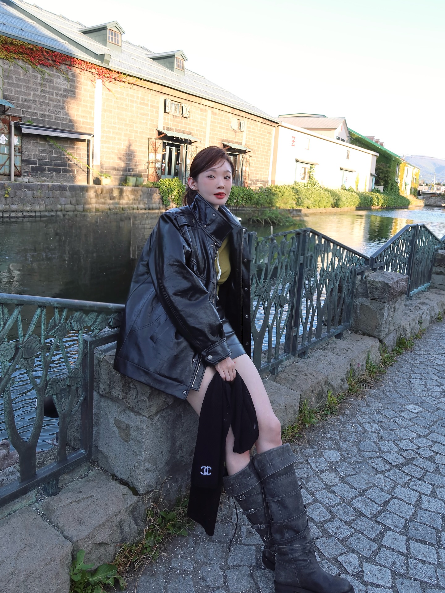 테토녀 완성템😎가죽 재킷
시크하고 세련됨이란 이런 거✨🎶가죽 재킷 뽕뽑아 입어보자 이미지2