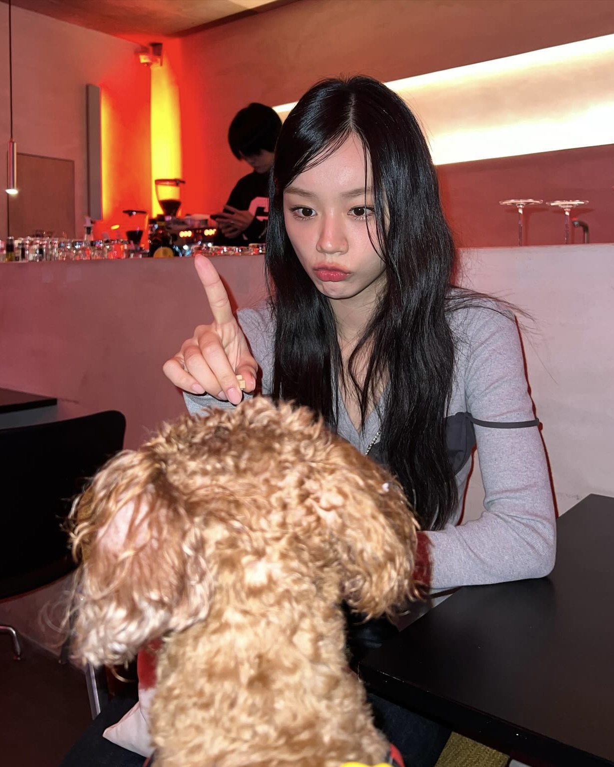 한 올 한 올 정돈된 쉼표머리🎶
오늘은 얼굴 작아 보이는 깻잎머리로 헤어스타일링 완성👱🏻♀️ 🎀 이미지7