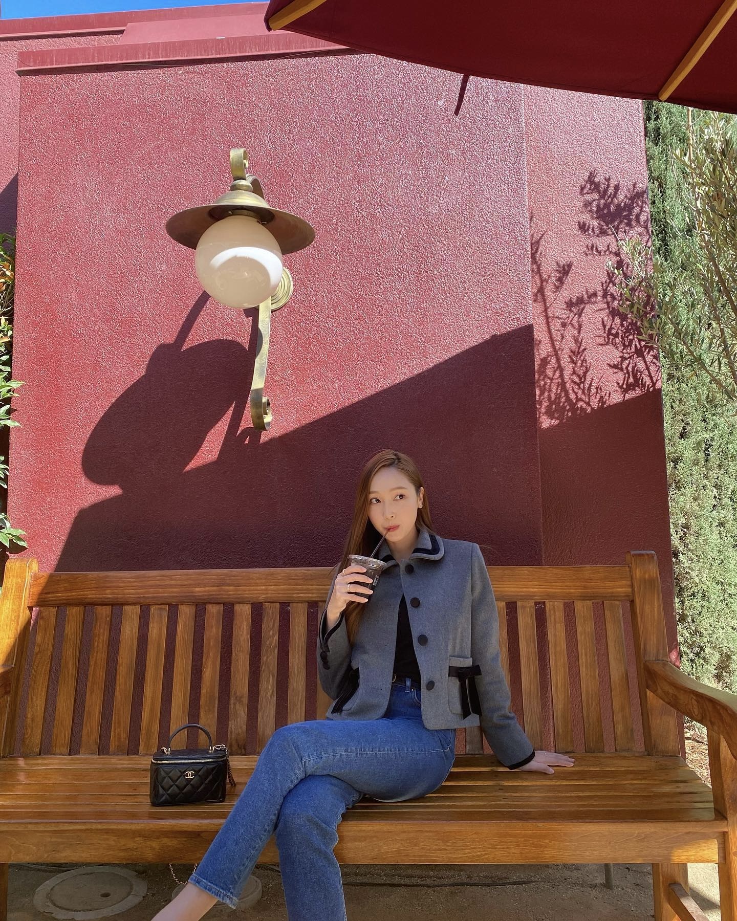 이제 시가렛 진으로 갈아탈 때🪄
부해 보이던 와이드 대신, 시가렛 진으로 다리라인 정리하자👖✨ 이미지5