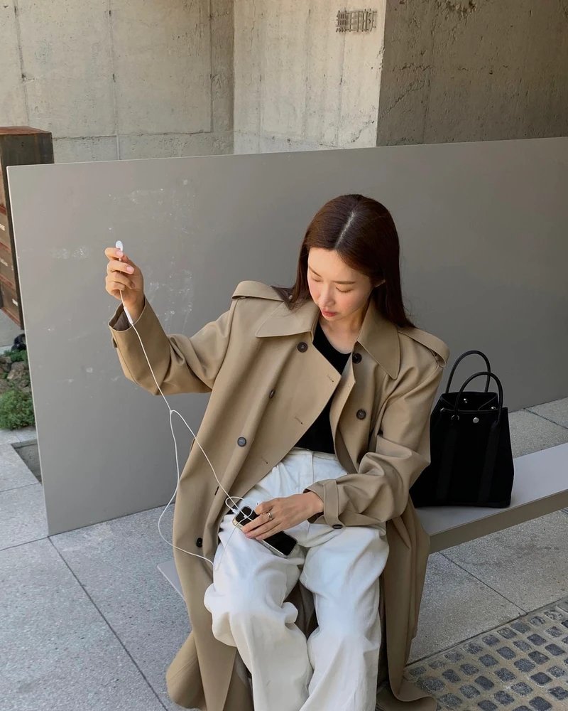 가을에 화이트진?지금이 딱이야🤍
톤 다운된 계절에 화이트진으로 산뜻한 분위기 더해보자🪽👀 이미지3