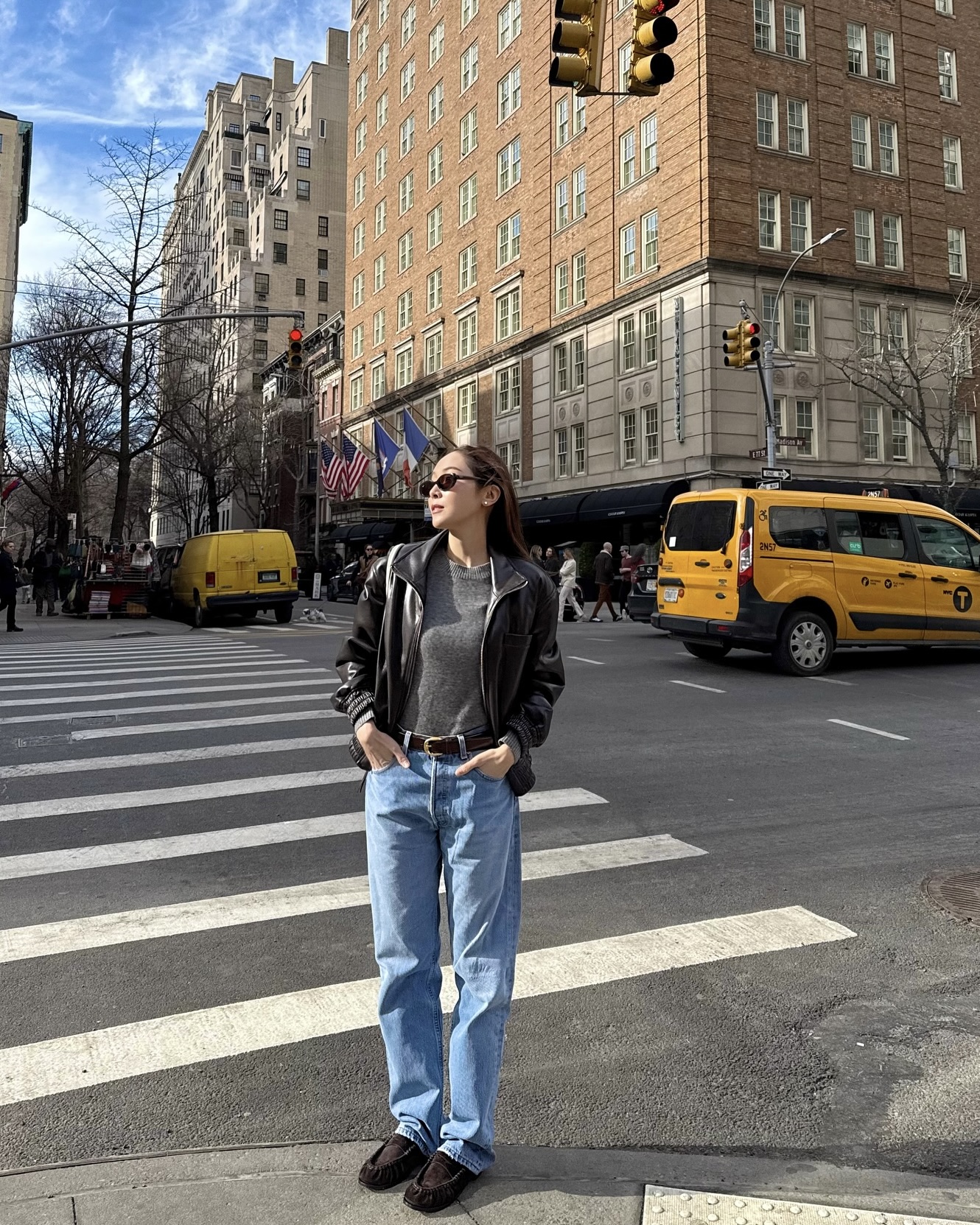 이제 시가렛 진으로 갈아탈 때🪄
부해 보이던 와이드 대신, 시가렛 진으로 다리라인 정리하자👖✨ 이미지4