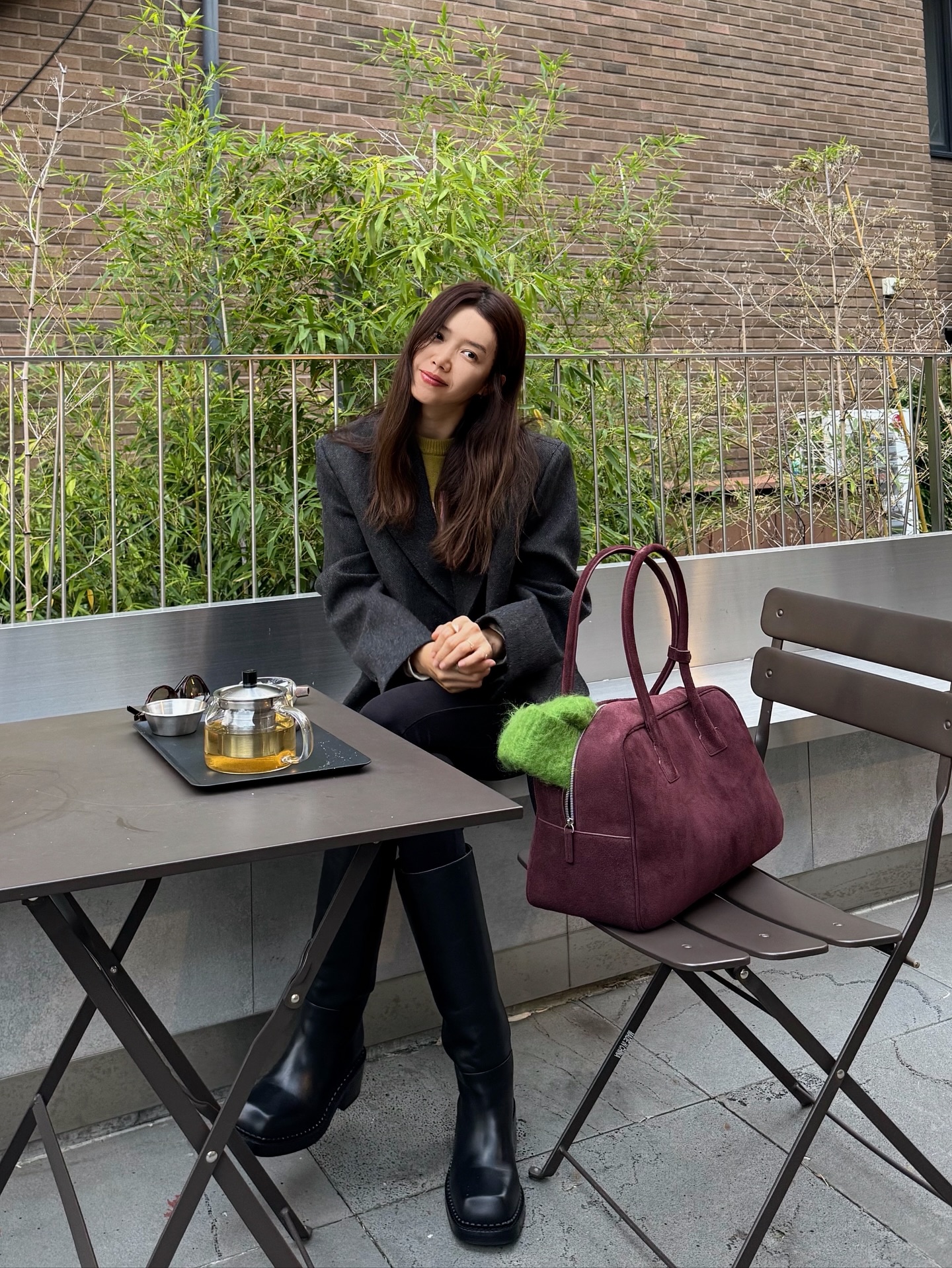 악,, 추워 이젠 숏 코트 입을 때야🧚🏻
숏 코트로 없던 분위기도 살리고🤍✨페미닌한 무드도 완성하자 이미지2