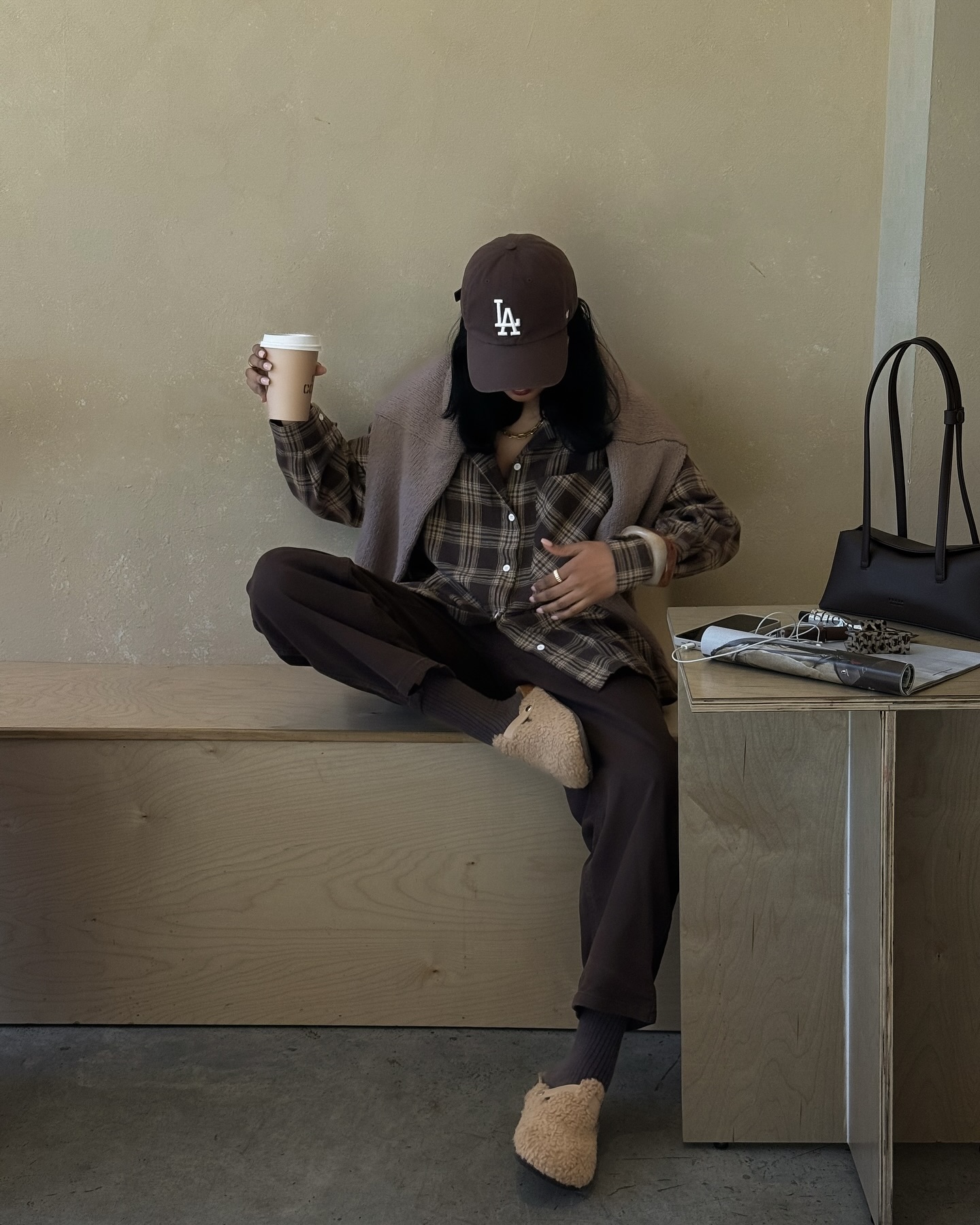 볼캡은 사계절 내내 스타일링 필수☑️
막 써도 예쁜 볼캡 스타일링🧢💫가을 룩에 포인트 주기 딱 좋아 이미지3