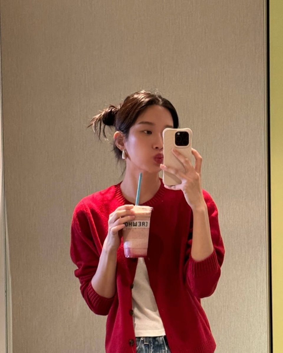 가디건만큼 따뜻한 이너템이 있을까💛 니트보다 가볍고, 셔츠보다 따뜻한 가디건으로 스타일링💓  이미지