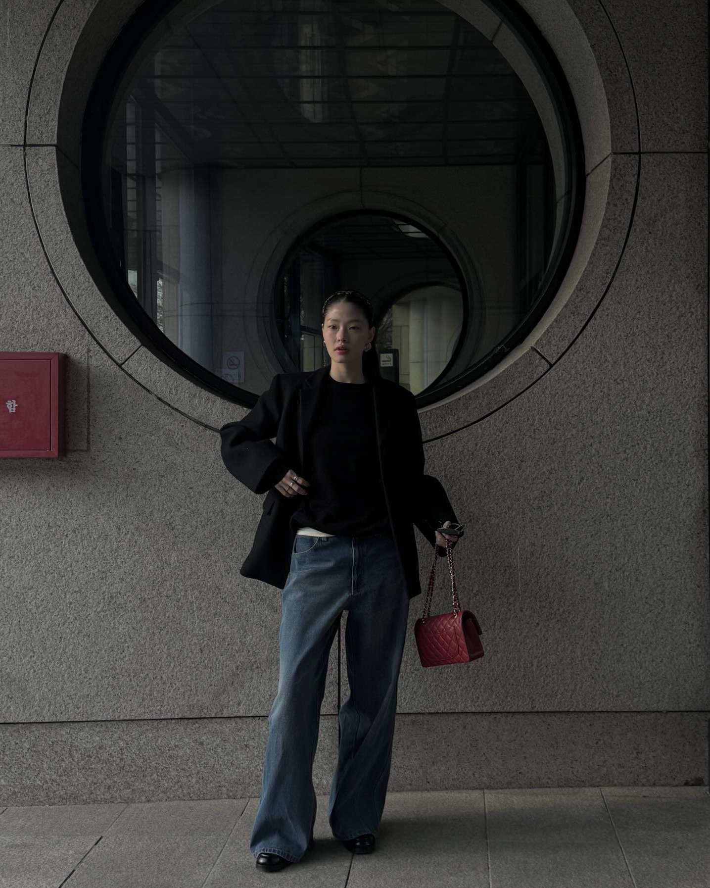 악,, 추워 이젠 숏 코트 입을 때야🧚🏻
숏 코트로 없던 분위기도 살리고🤍✨페미닌한 무드도 완성하자 이미지7