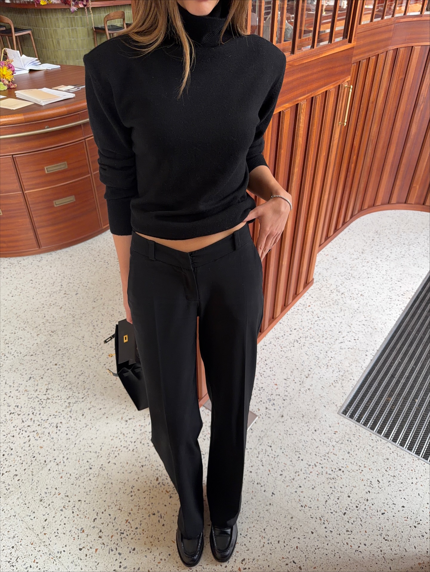 귀찮게 목도리 들고 다닐 필요 없지🤫
목도리 대신 따뜻함은 목폴라 니트 하나로 끝🧶 이미지2