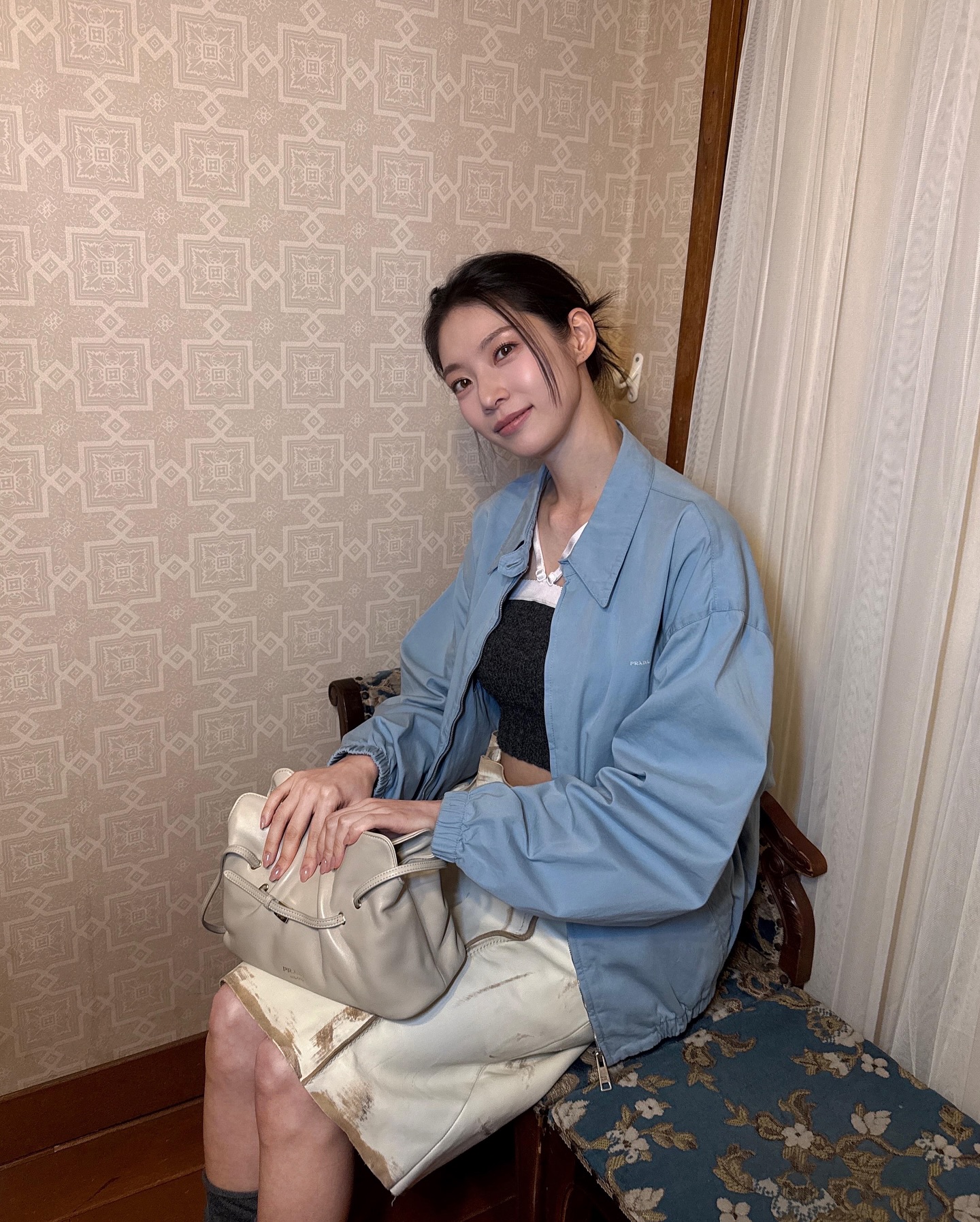 가을 날씨에도 포기 할 수 없어😮
미니로도 롱으로도 채울 수 없는 미디스커트의 매력💓 이미지2