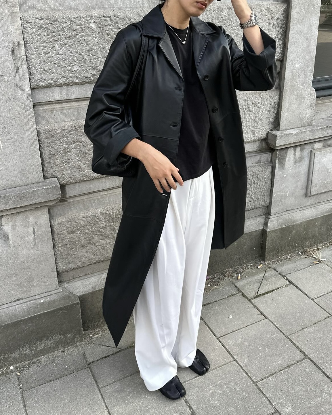 가을에 자연스레 손이 가는 타비🍂
클래식하면서 세련된 실루엣의 타비슈즈로 감각적인 룩 완성✨🖤 이미지2