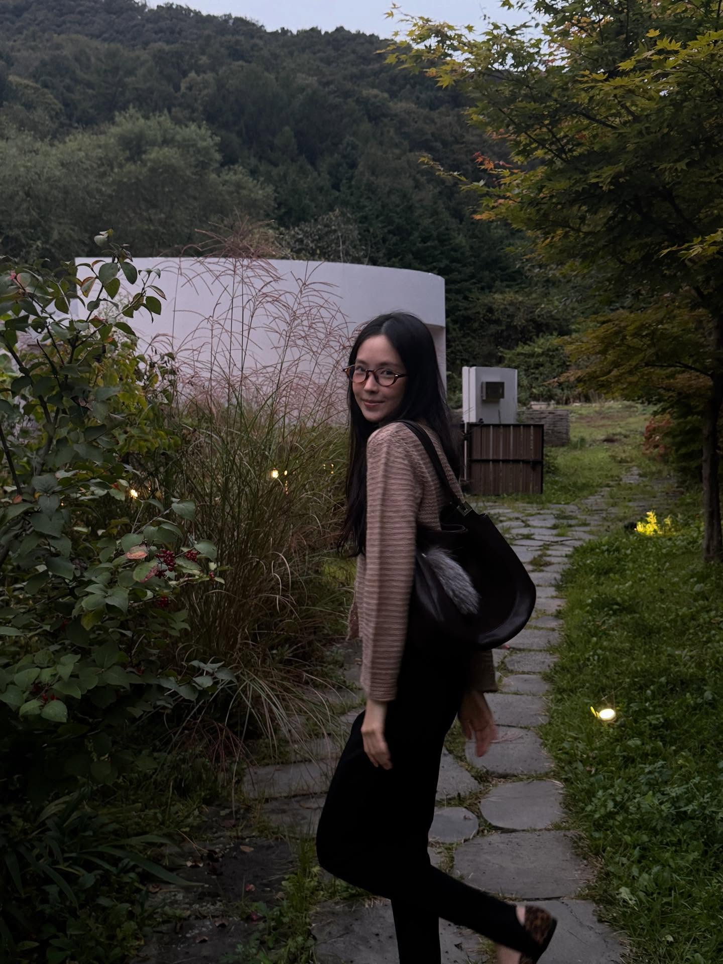 요즘엔 레오파드 오벌형 안경이야✨
레오파드 부담스러웠다면, 안경으로 가볍게 시작해 보자🐆🤎 이미지2