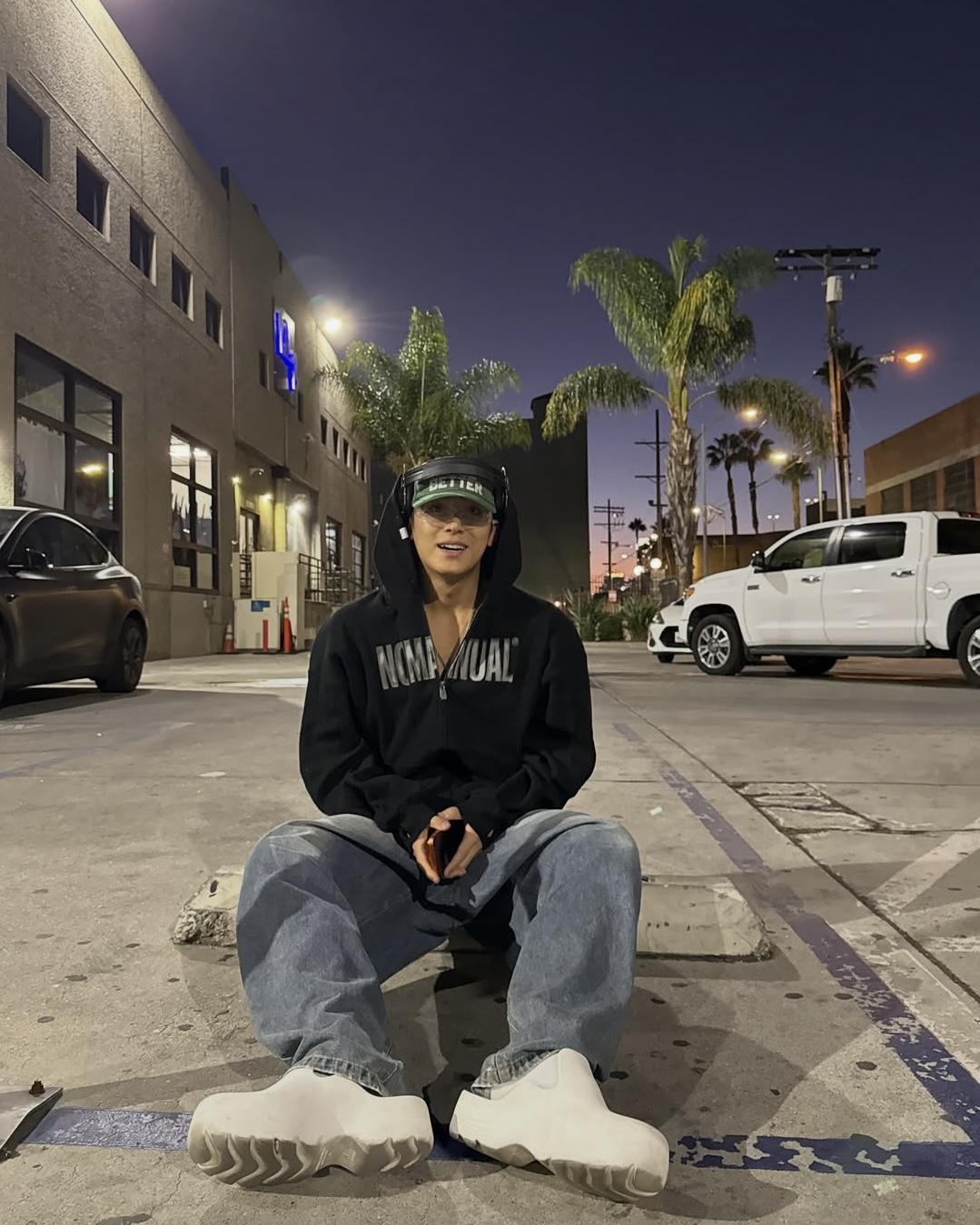 후드집업만한게 없다👻 이미지1