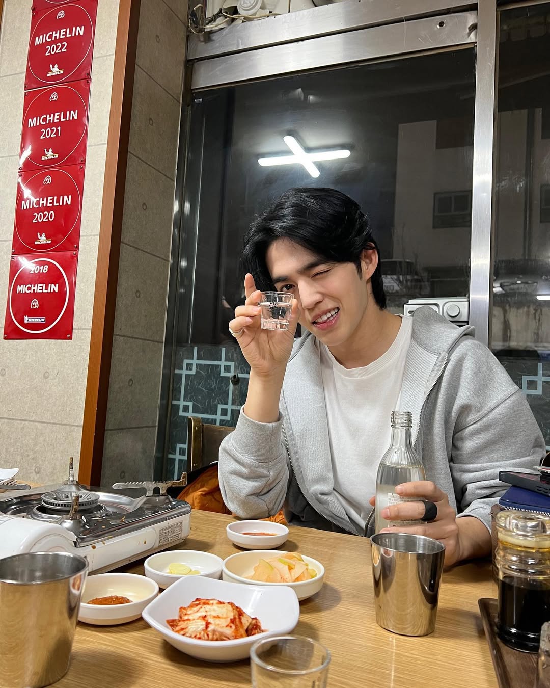 후드집업만한게 없다👻 이미지3