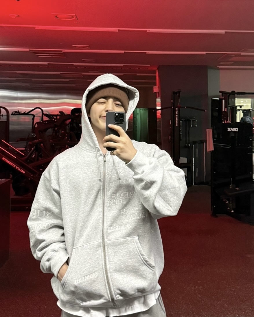 후드집업만한게 없다👻 이미지7