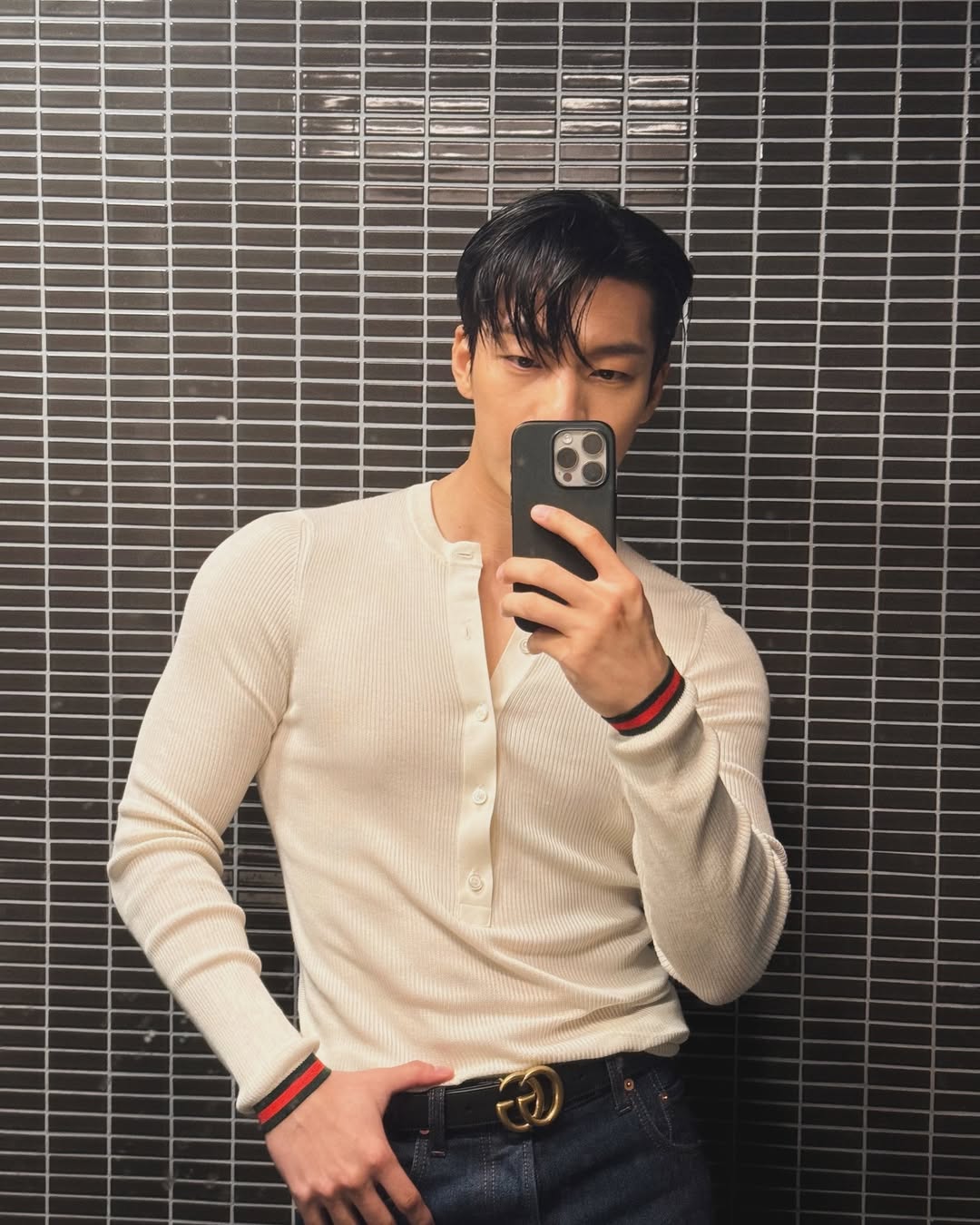 흰 헨리넥은 슬림해야 제맛🔨 이미지2