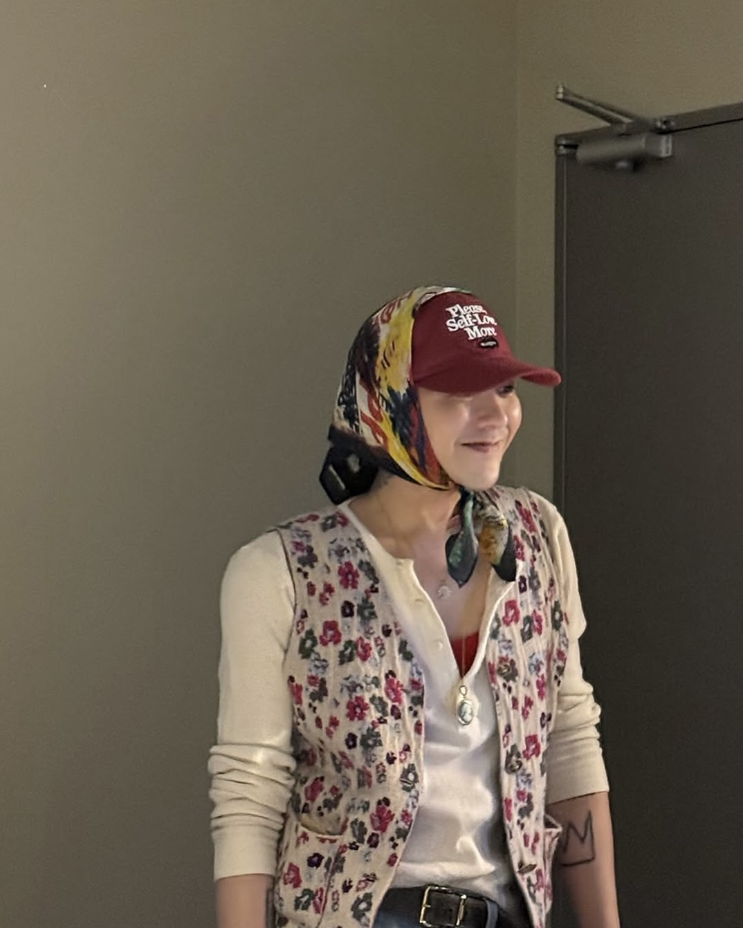 흰 헨리넥은 슬림해야 제맛🔨 이미지3