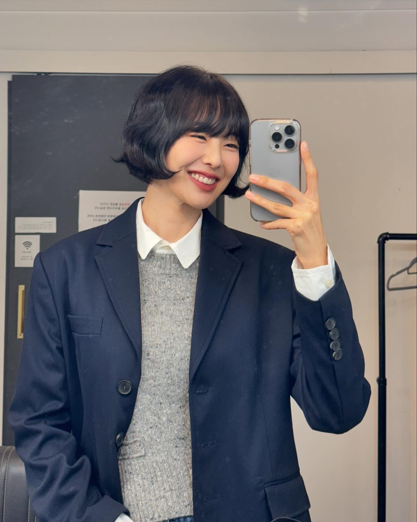 평생 써먹는 셔츠와 니트 레이어링🧚🏻
클래식한데 트렌디해, 이게 진짜 기본 조합✨🔍다시 겹쳐 입자 이미지2