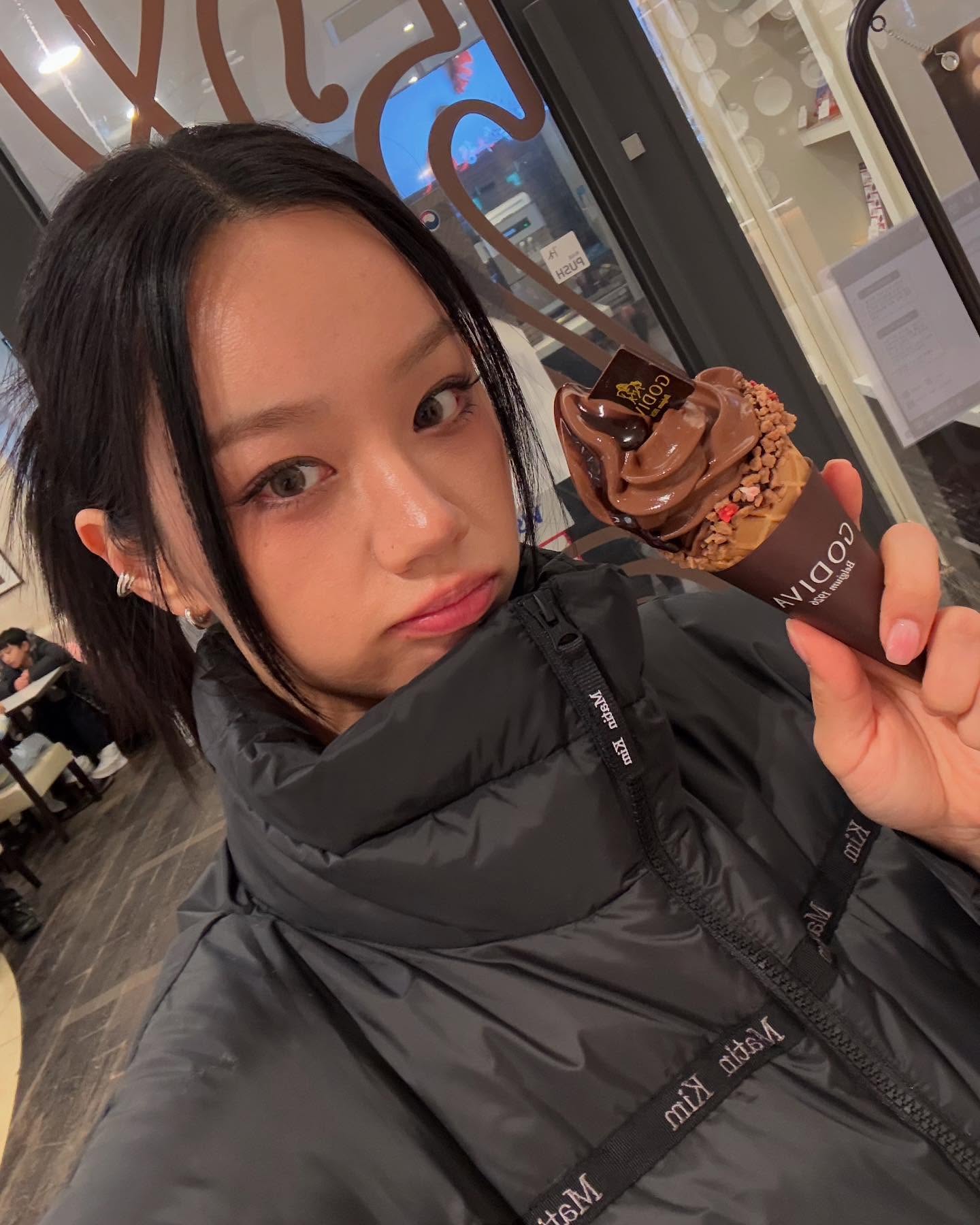 겨울에 믿을 건 이거 하나뿐이야🤍
아우터 중 따뜻함 일등 아우터는 바로 패딩🤫💖 이미지6