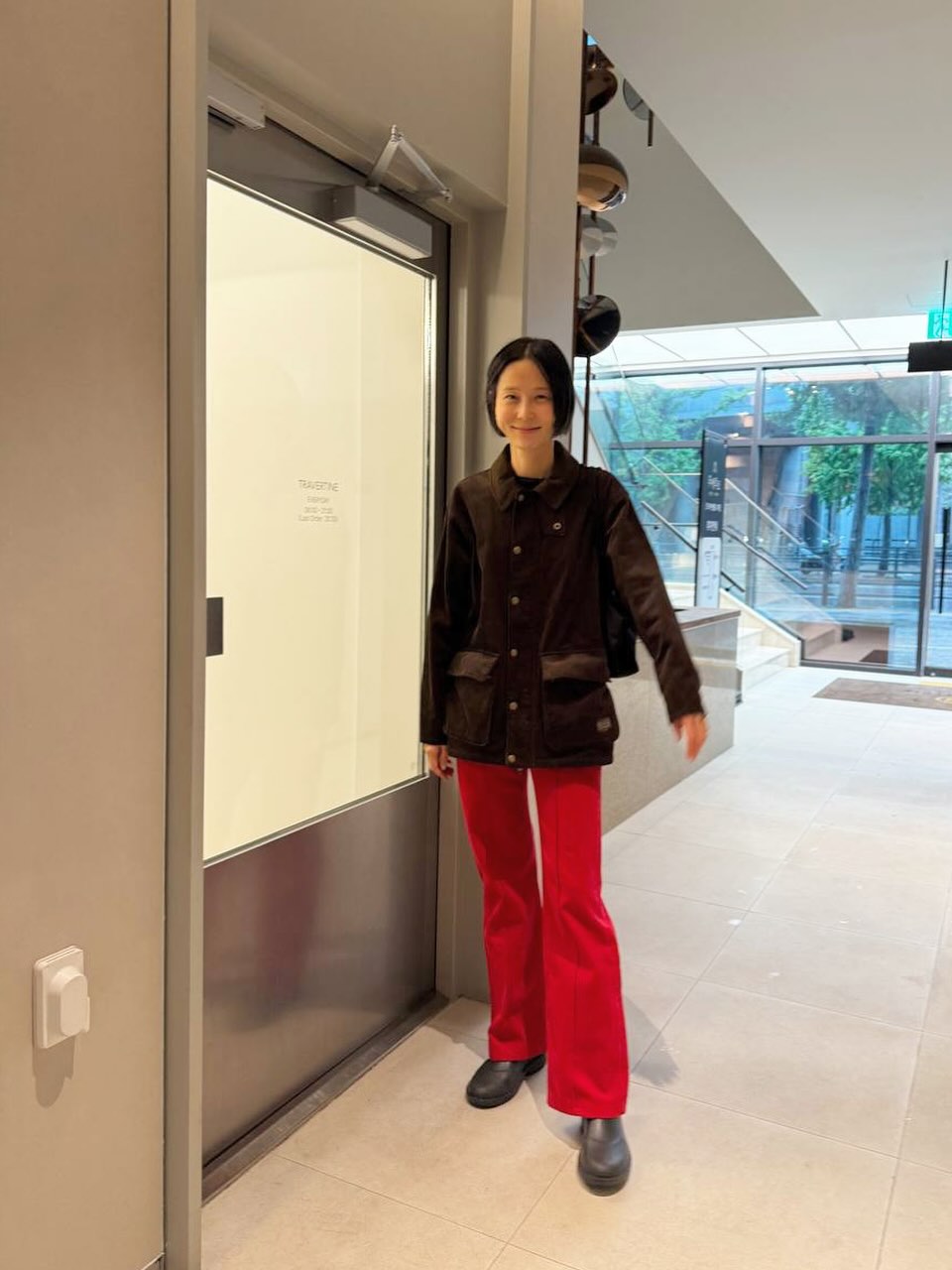 이제 코듀로이의 계절이야!🤎
포근한 코듀로이 셔츠로 따뜻함과 스타일 모두 챙겨 보자🧚🏻✅ 이미지4