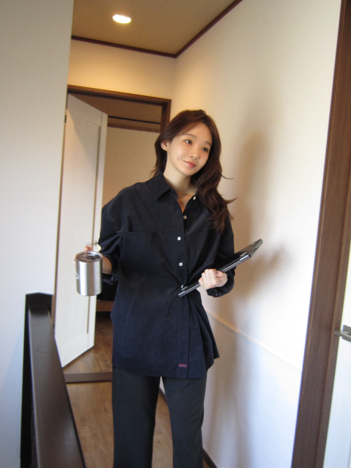 이제 코듀로이의 계절이야!🤎
포근한 코듀로이 셔츠로 따뜻함과 스타일 모두 챙겨 보자🧚🏻✅ 이미지1