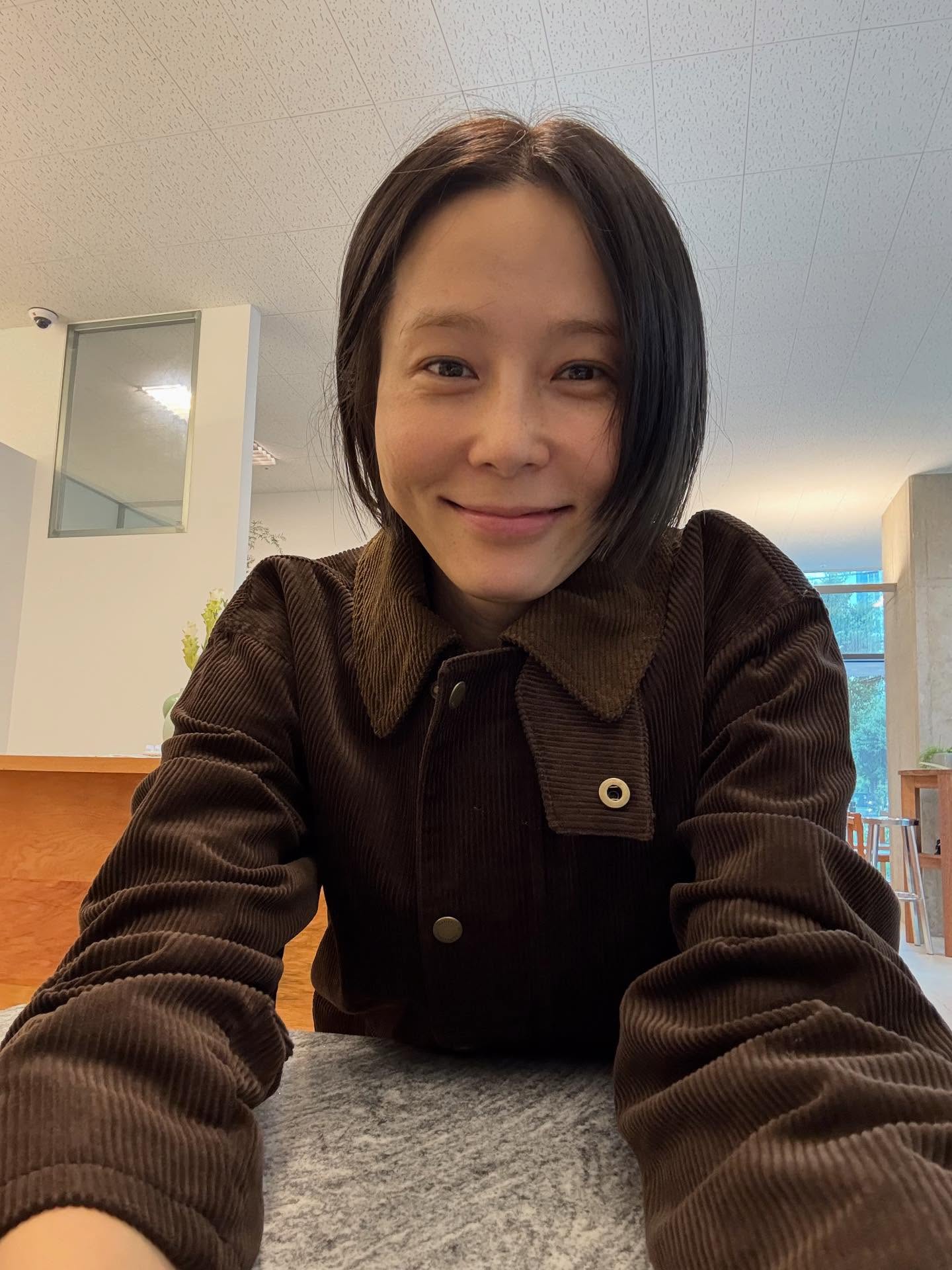 이제 코듀로이의 계절이야!🤎
포근한 코듀로이 셔츠로 따뜻함과 스타일 모두 챙겨 보자🧚🏻✅ 이미지3