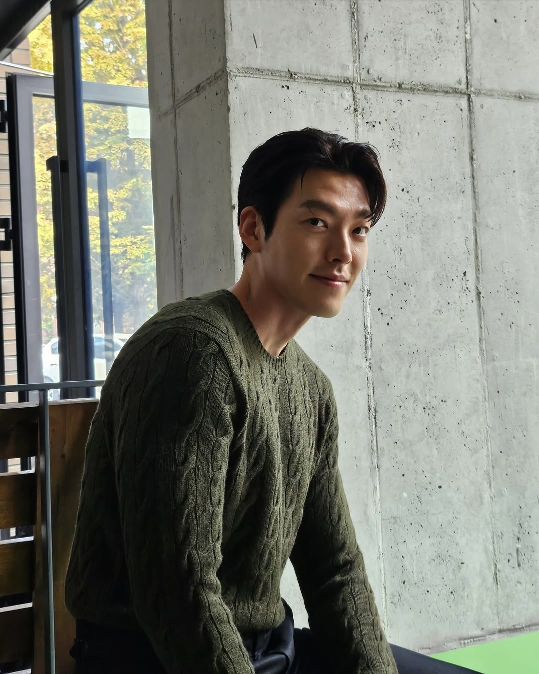 케이블니트 코디 정석 김우빈🧶 이미지5