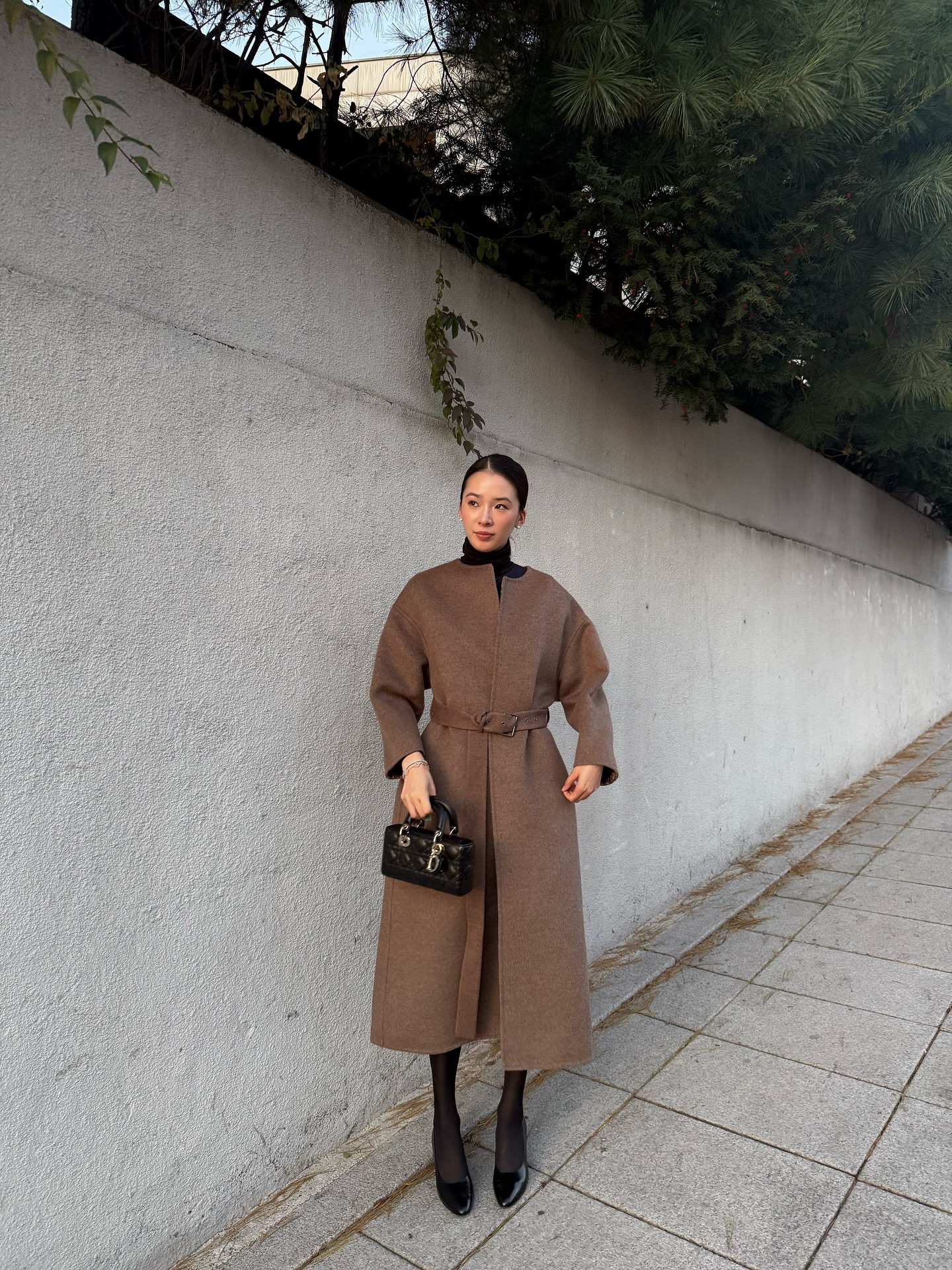 슬슬 코트 모셔와야죠...❄️
감도높은 클래식한 롱코트 코디✨🪄긴겨울 코트로 즐겨보자 이미지1