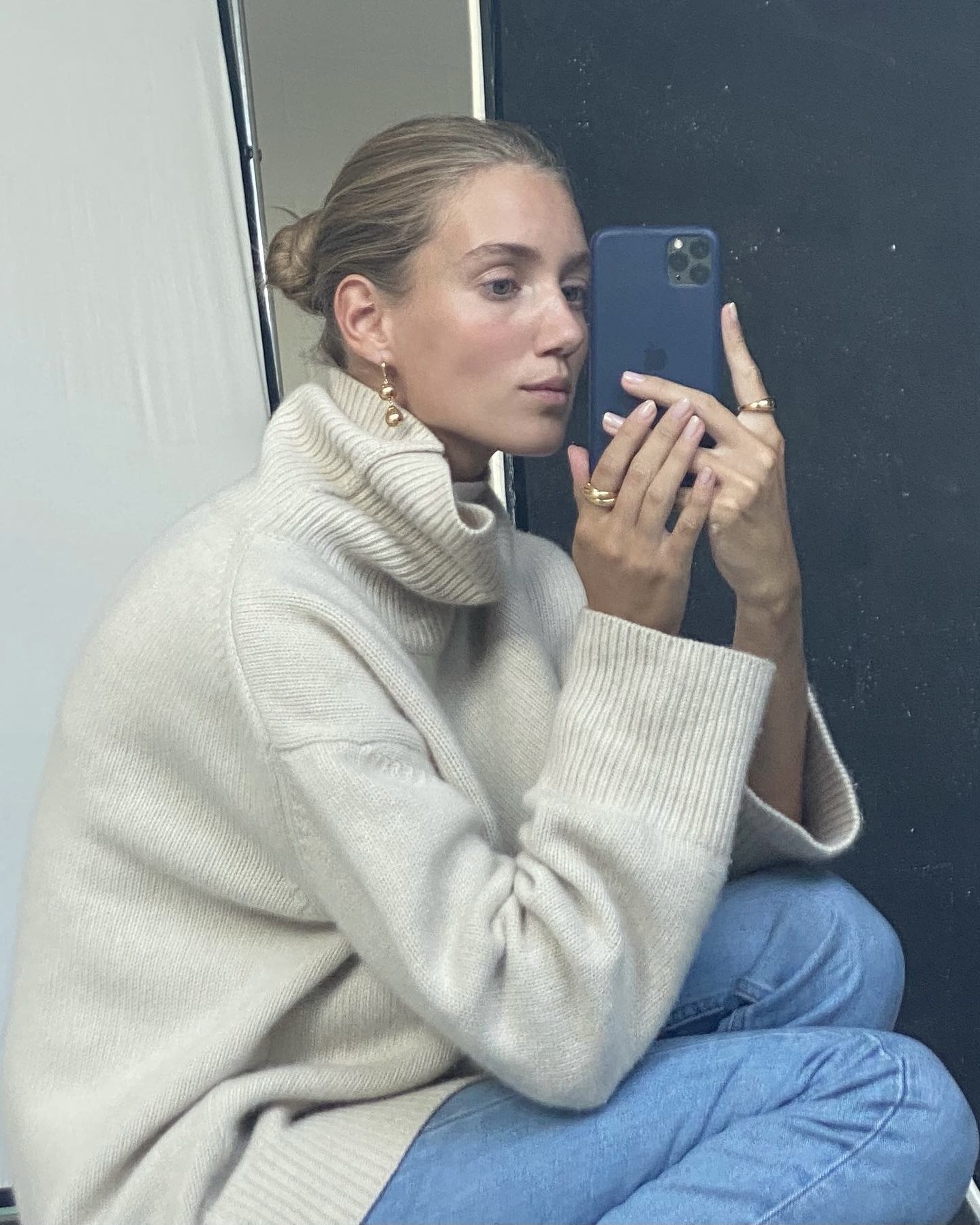 목도리 대신, 목폴라 하나면 충분💡
추운 날씨엔 목도리 대신 두꺼운 목폴라 니트를 입어보자🧶🪄 이미지7