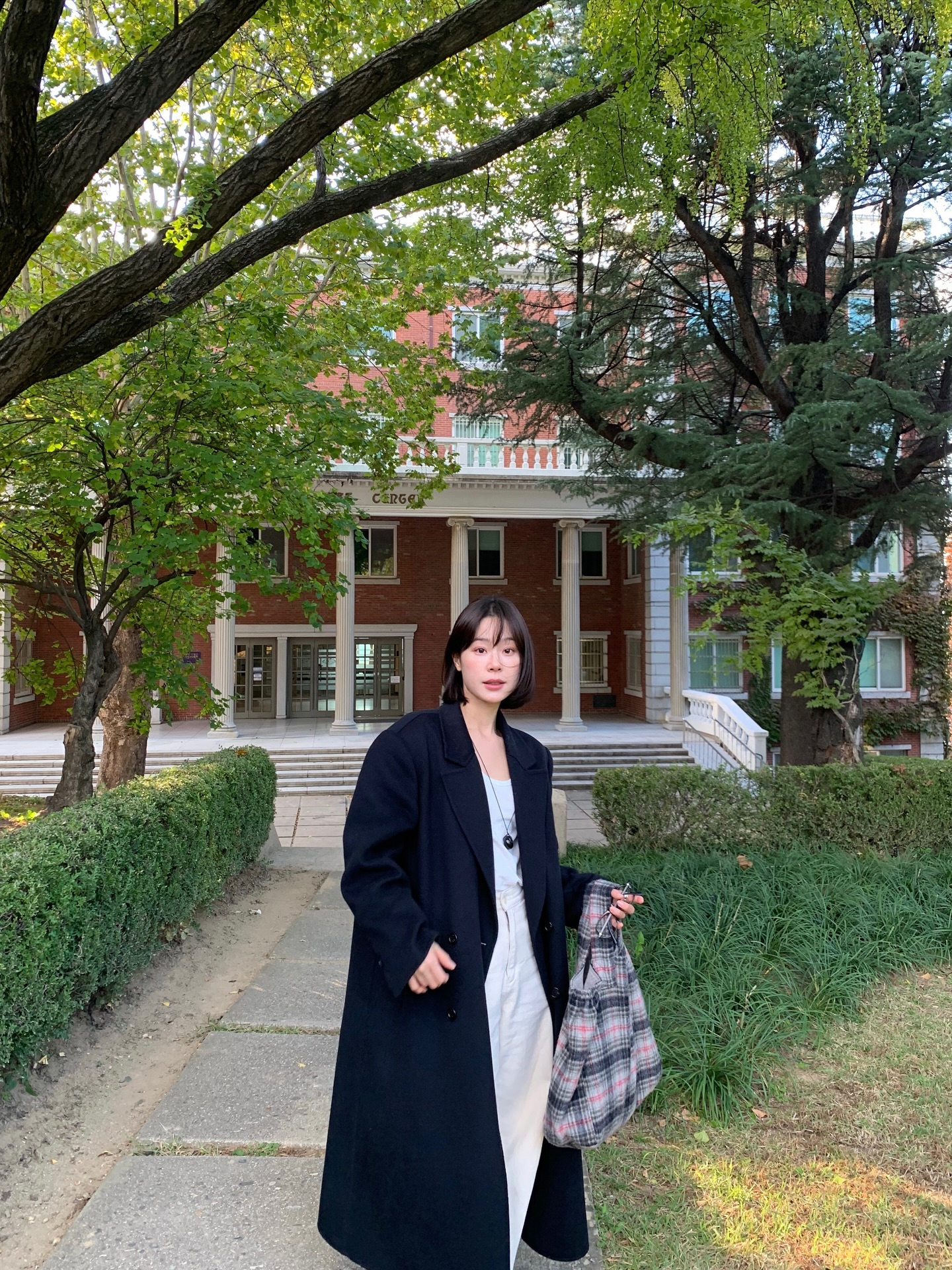 슬슬 코트 모셔와야죠...❄️
감도높은 클래식한 롱코트 코디✨🪄긴겨울 코트로 즐겨보자 이미지6