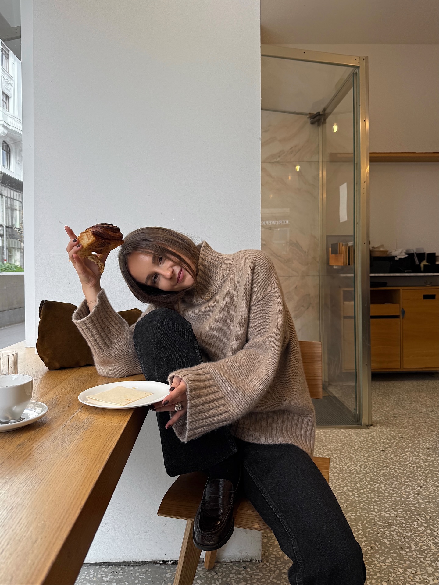 목도리 대신, 목폴라 하나면 충분💡
추운 날씨엔 목도리 대신 두꺼운 목폴라 니트를 입어보자🧶🪄 이미지4