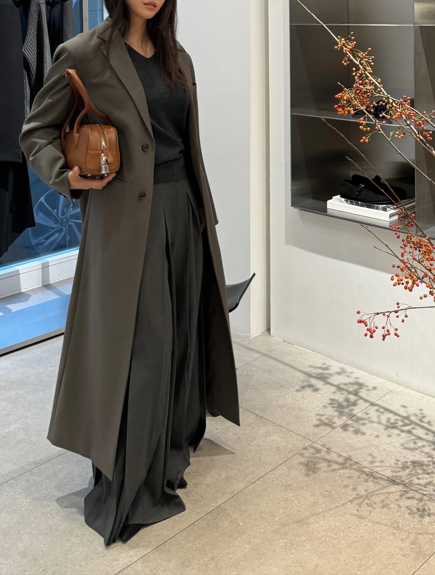 슬슬 코트 모셔와야죠...❄️
감도높은 클래식한 롱코트 코디✨🪄긴겨울 코트로 즐겨보자 이미지2