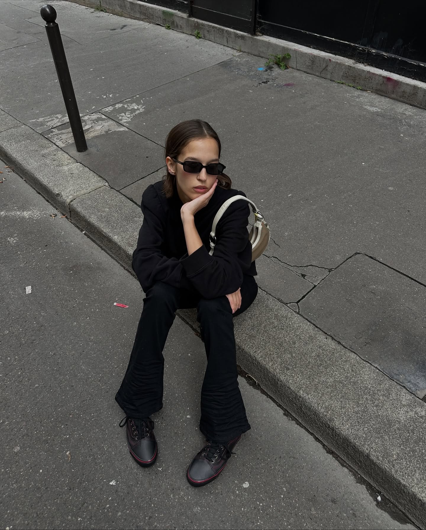 아우터는 두껍게, 이너는 얇게🖤
심플할수록 더 예쁜 간절기 필수템 무지 티🧥🌤️ 이미지6