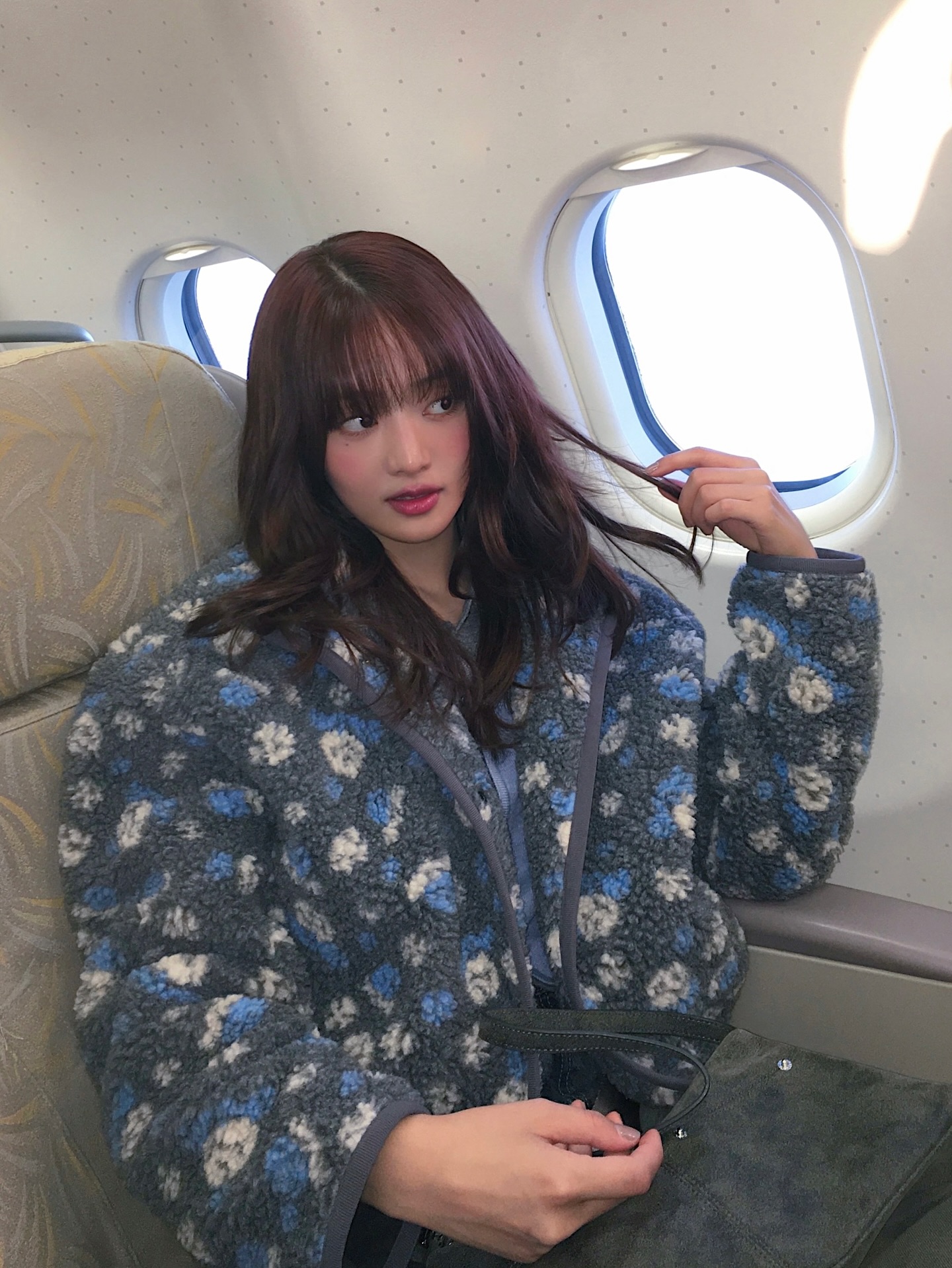 올겨울도 역시 뽀글이 시즌☁️
편하게 입고 싶은 날엔 뽀글이 하나만 걸쳐도 충분해🧸 이미지3