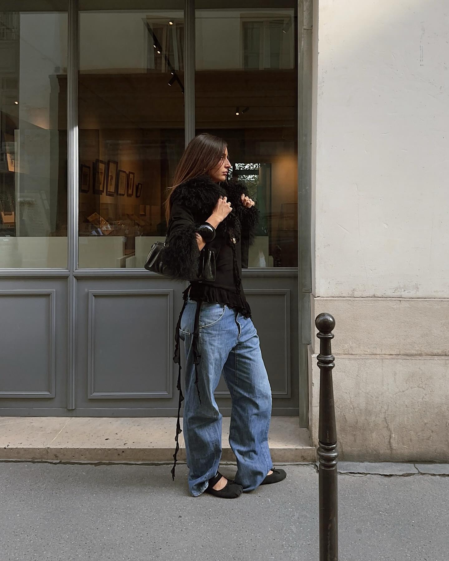 데님엔 뭐다? 플랫슈즈지💙
기본 데님 팬츠에 플랫슈즈로 클래식하고 감각 있게 마무리👖🥿 이미지6