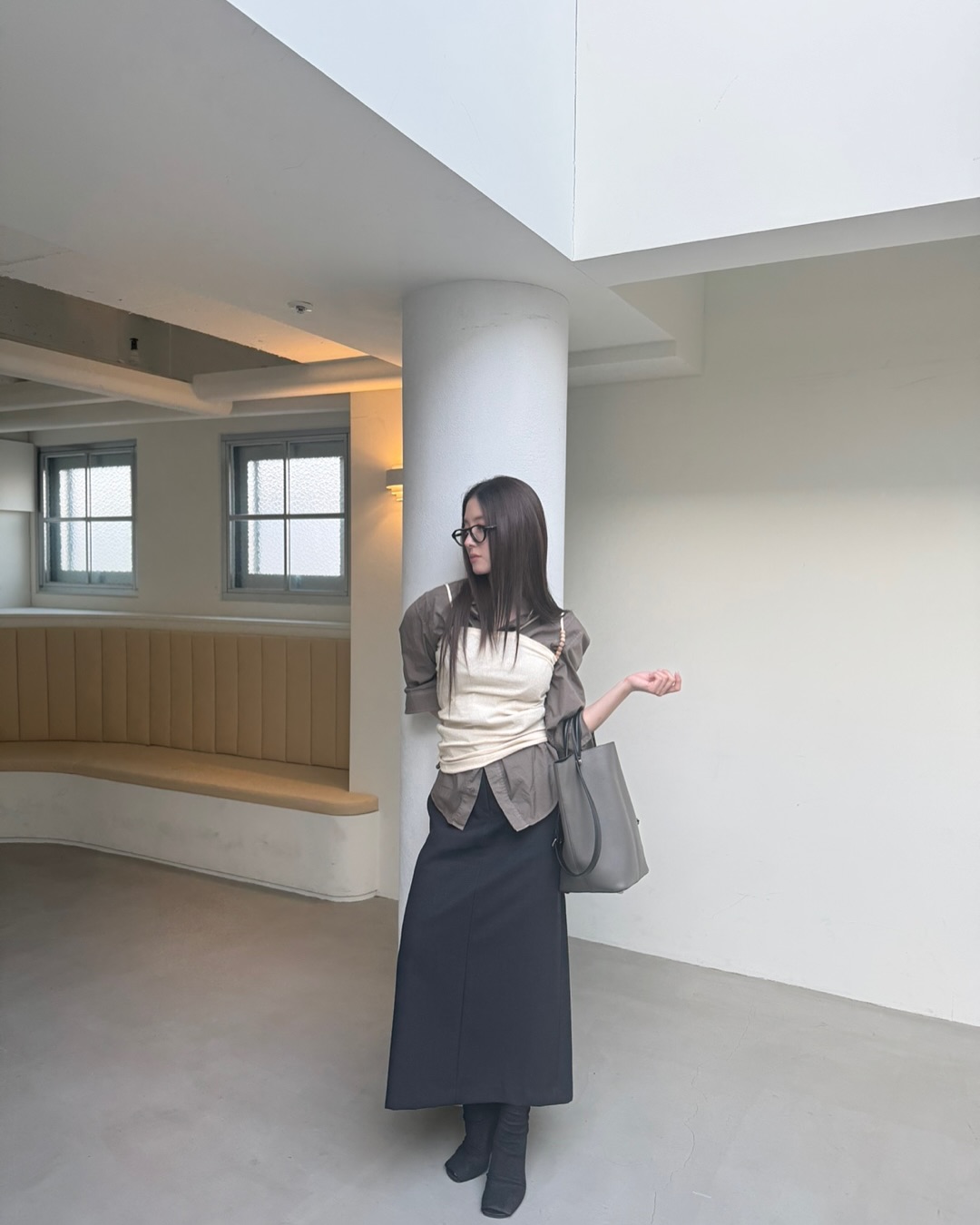 편하고 예쁜 옷 찾는다면?🖤
어디에나 잘 어울리는 롱스커트로 데일리 코디하기👗✨ 이미지2