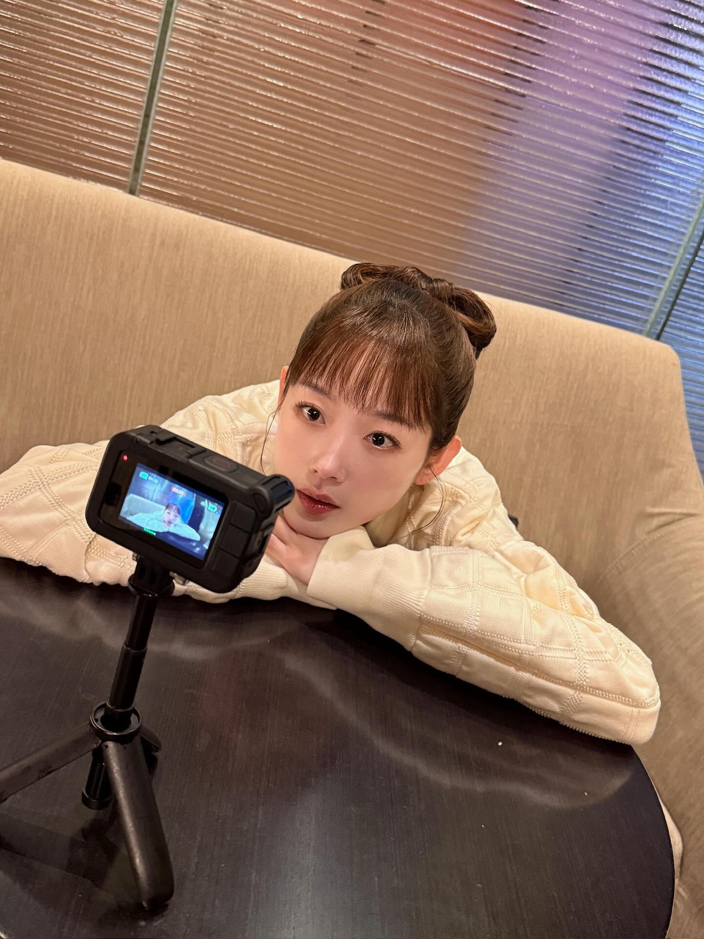 예쁜 여자들의 공통점은 앞머리💓
분위기를 바꾸는 가장 쉬운 방법으로 스타일 변신💇‍♀️🤍
 이미지7