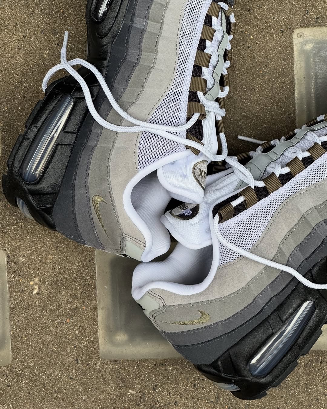 색감좋은 맥스95 미디움올리브🫒 이미지3