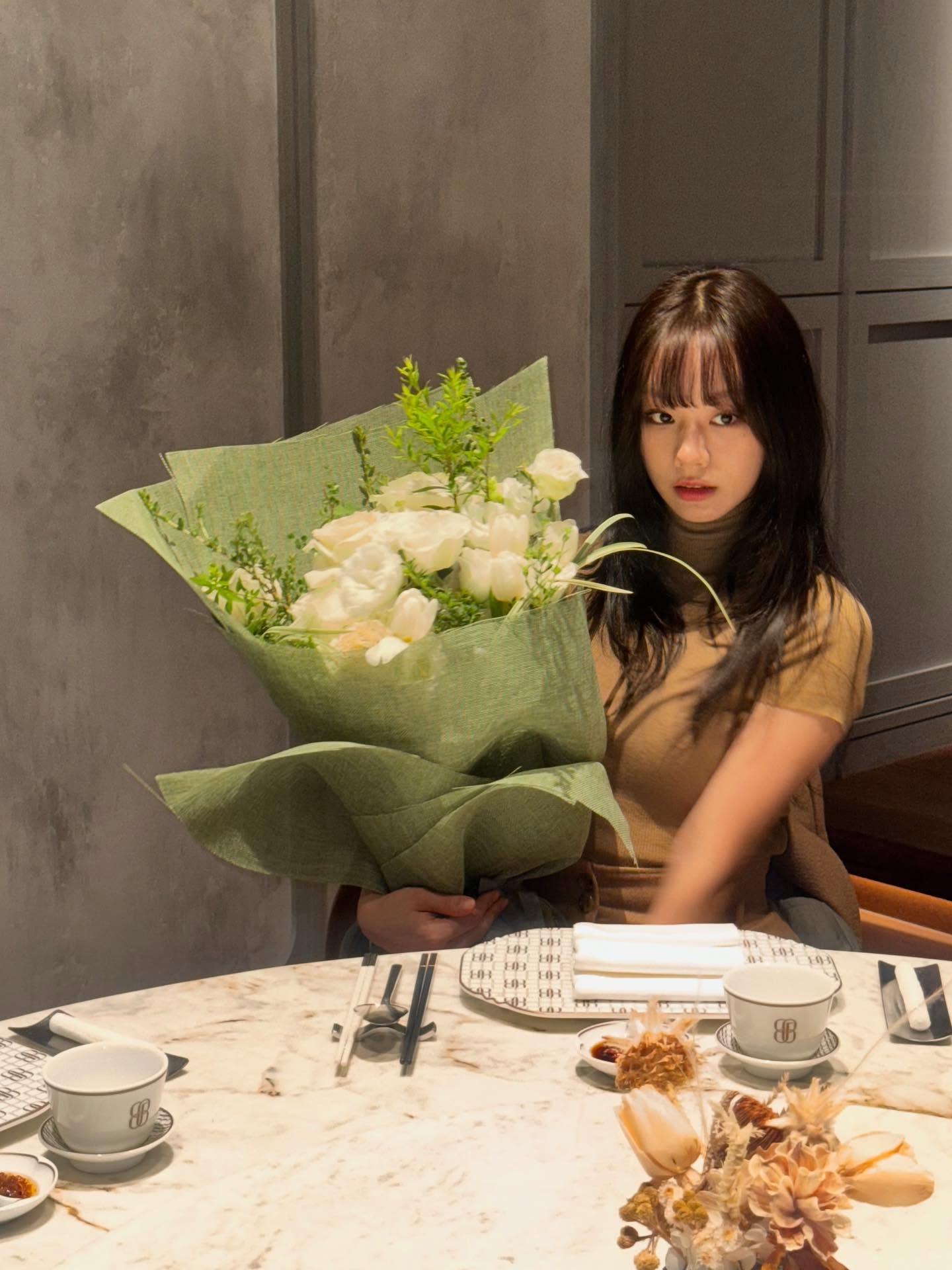 예쁜 여자들의 공통점은 앞머리💓
분위기를 바꾸는 가장 쉬운 방법으로 스타일 변신💇‍♀️🤍
 이미지3